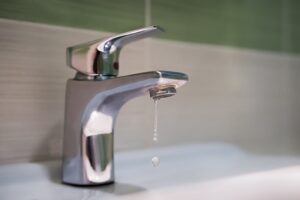 Comment correctement remplacer un robinet thermostatique ?